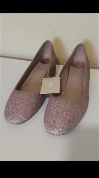STRADIVARIUS: Zapatos. T-40/41