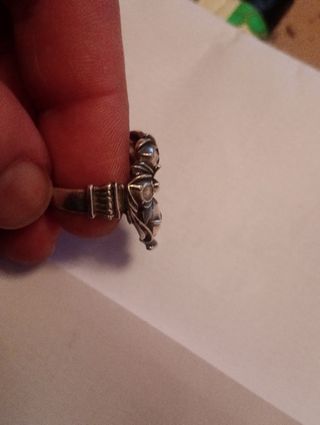 Anillo Isabelino Plata Amatista y Esmeralda Verde