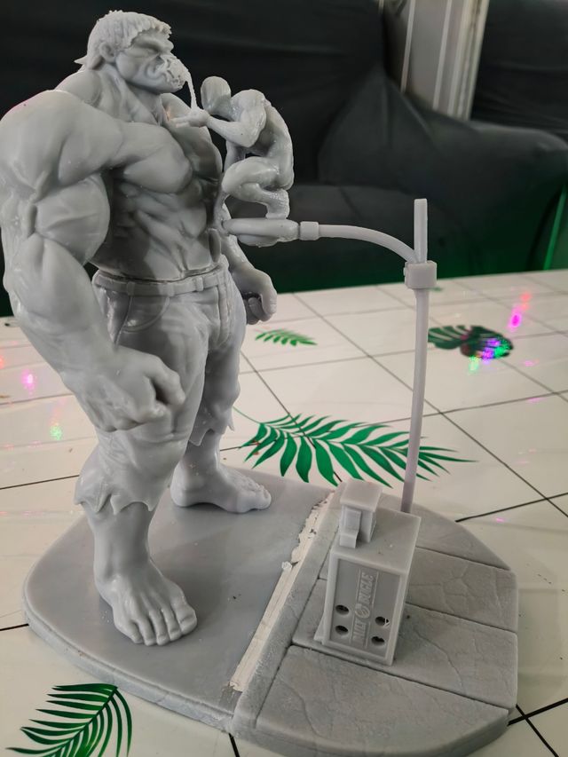 Figura Hulk y spiderman