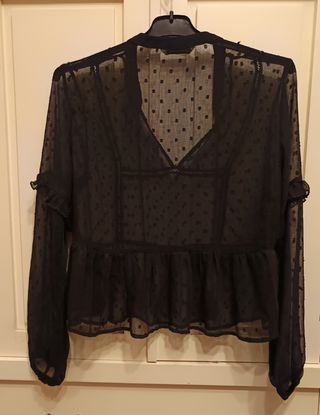 Blusa transparente de Stradivarius