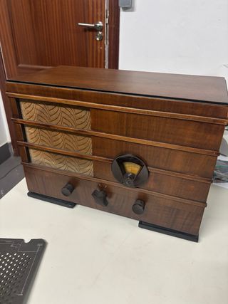 Radio antigua de valvulas philips 520