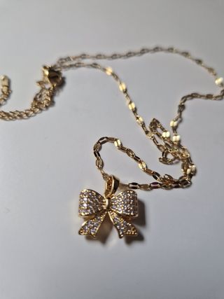 Cadena con Colgante de lazo c Zirconias