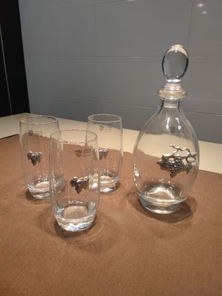 Juego italiano de jarra y 6 vasos motivos plata