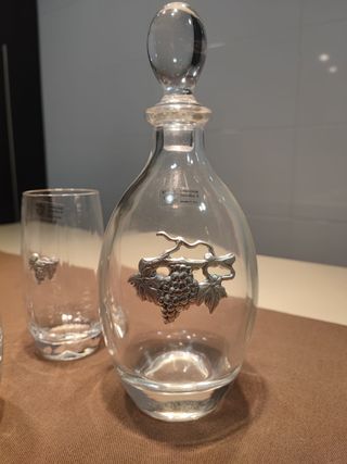 Juego italiano de jarra y 6 vasos motivos plata