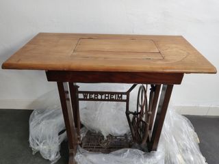 A quina de coser plana Wertheim