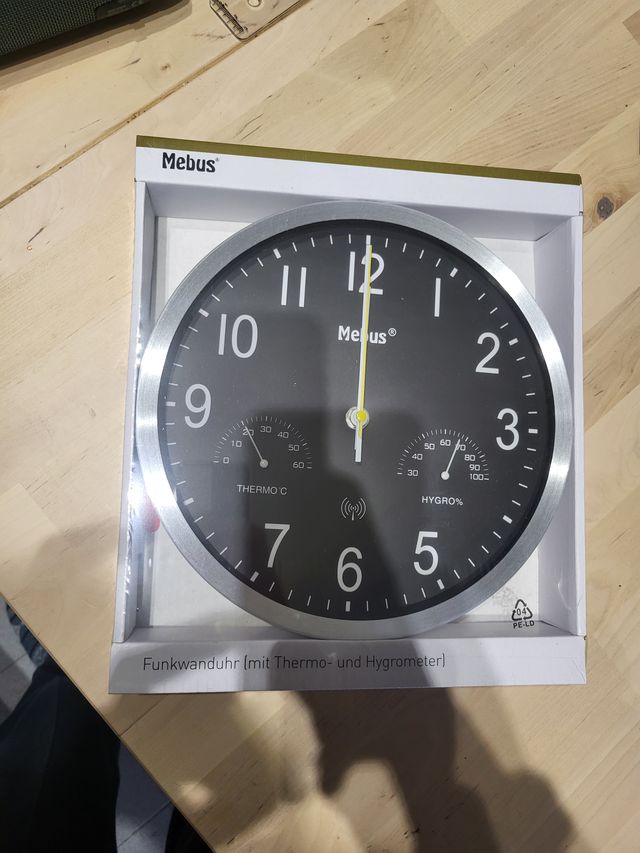 Reloj de pared radiocontrolado