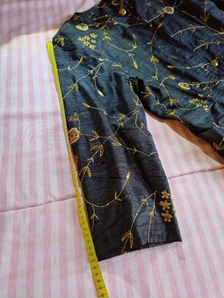 Chaqueta de fiesta con pedrería 