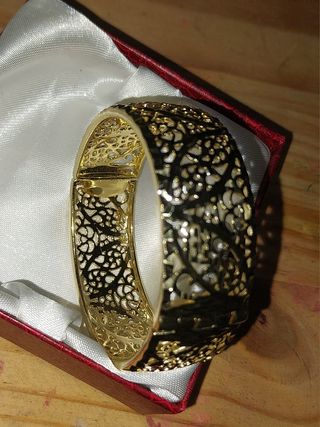Pulsera de acero dorada
