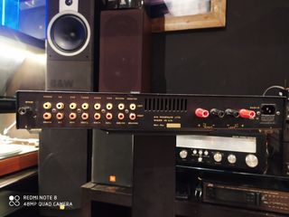 Amplificador Británico MAGNUM.