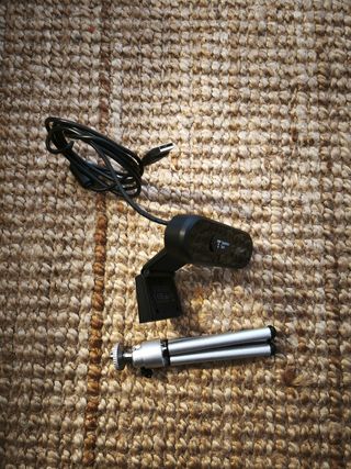 Webcam FullHD Trust con trípode