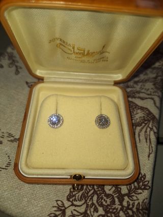 Pendientes de diamantes con oro blanco 