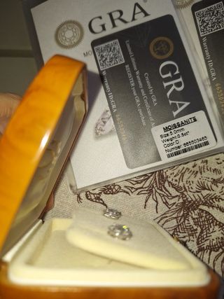 Pendientes de diamantes con oro blanco 