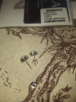 Pendientes de diamantes con oro blanco 