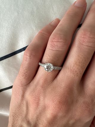 Anillo solitario Swarovski