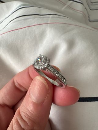 Anillo solitario Swarovski