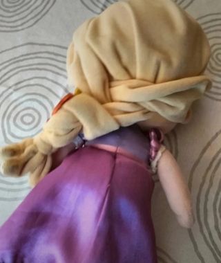 Muñeca peluche Rapunzel nueva