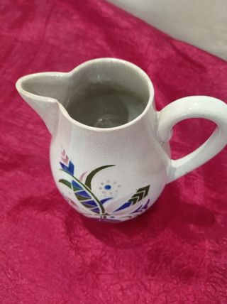 Oggetti vintage piattino e brocche