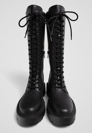 Botas planas acordonadas Stradivarius