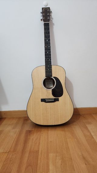 Guitarra Martin D-10E (Sitka Spruce)
