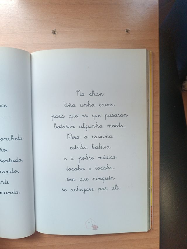 Contos da tía Rosario: Titi, caca (O Elefante contacontos) (Galician Edition)