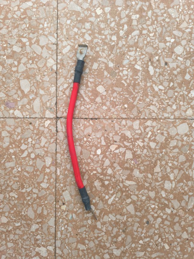 Cable batería positivo 1cm grosor 375 cm