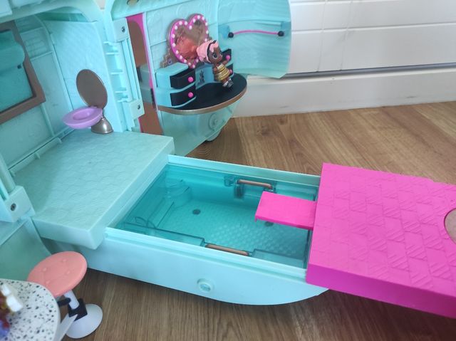 Caravana LOL Surprise +2 muñecas LOL