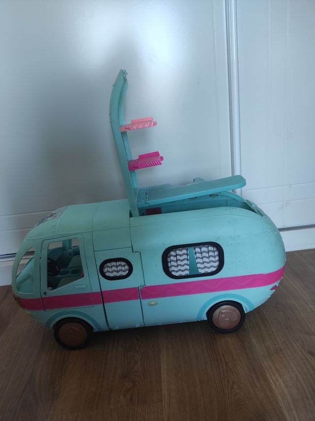 Caravana LOL Surprise +2 muñecas LOL