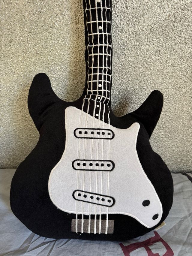 Guitarra electrica de peluche