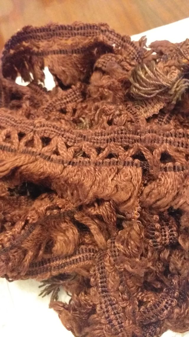 RESTOS DE PASAMANERIA ANTIGUA .