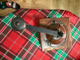 Molinillo de café antiguo