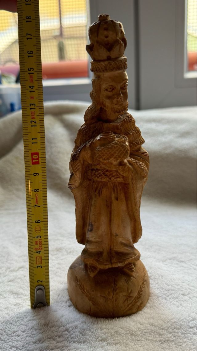 Figuras de belén talladas a mano de madera