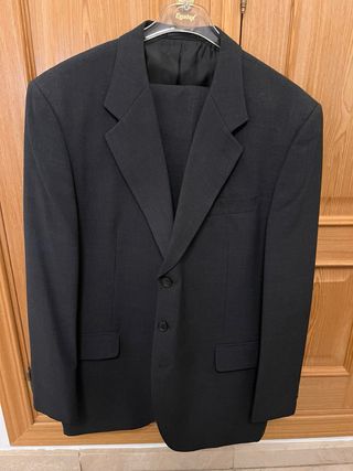Traje caballero corte clásico gris