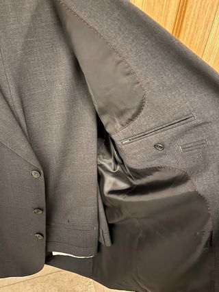 Traje caballero corte clásico gris