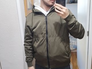 Cortavientos verde militar