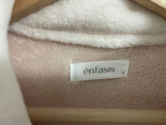 Batin sin estrenar marca Enfasis