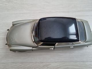 COCHE A ESCALA CITROEN DS 19 1/18 1963  SOLIDO