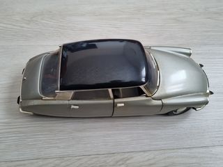 COCHE A ESCALA CITROEN DS 19 1/18 1963  SOLIDO