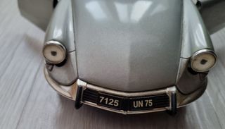 COCHE A ESCALA CITROEN DS 19 1/18 1963  SOLIDO