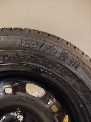 Rueda de repuesto para coche