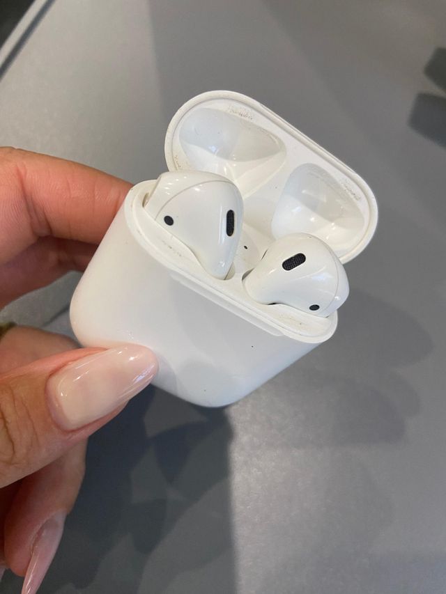 Apple AirPods