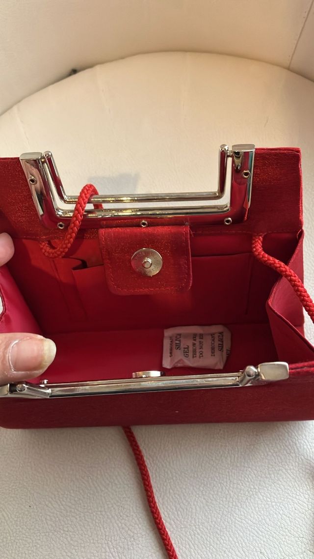 Vestido de Fiesta con Chal y Bolso