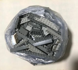 Lego pezzi vari di colore grigio