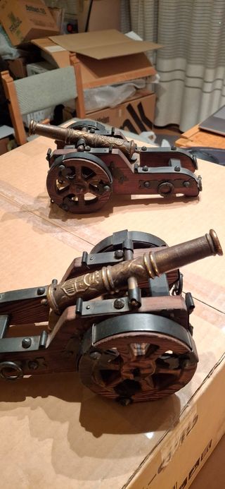 Cannoni decorativi, (due)