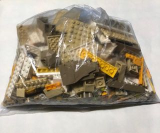 lego pezzi vari colore bianco/giallo/marrone/beige