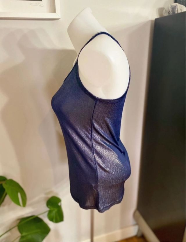 Camiseta azul plateada