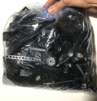lego pezzi vari di colore nero