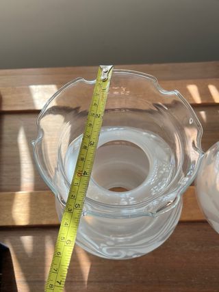 Dois abajures tulipas em vidro