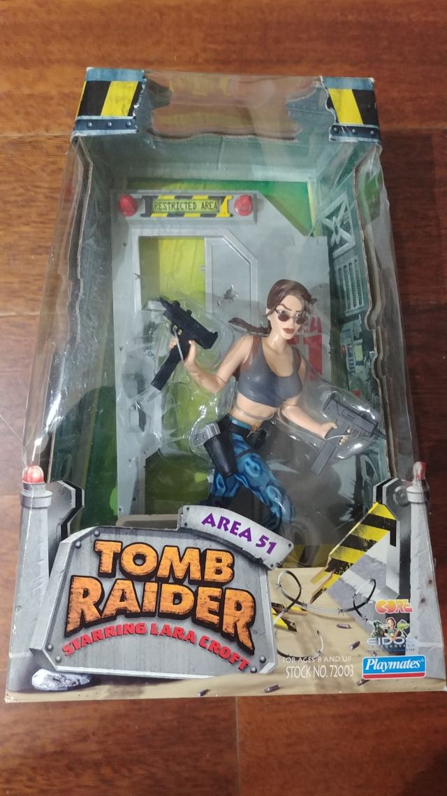 FIGURA TOMB RAIDER