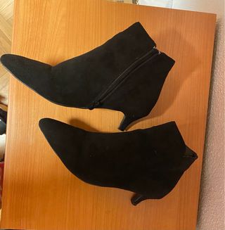 Botines negro ante 