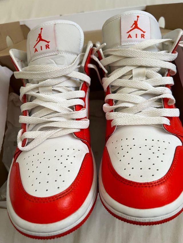 WMNS AIR JORDAN 1 MID